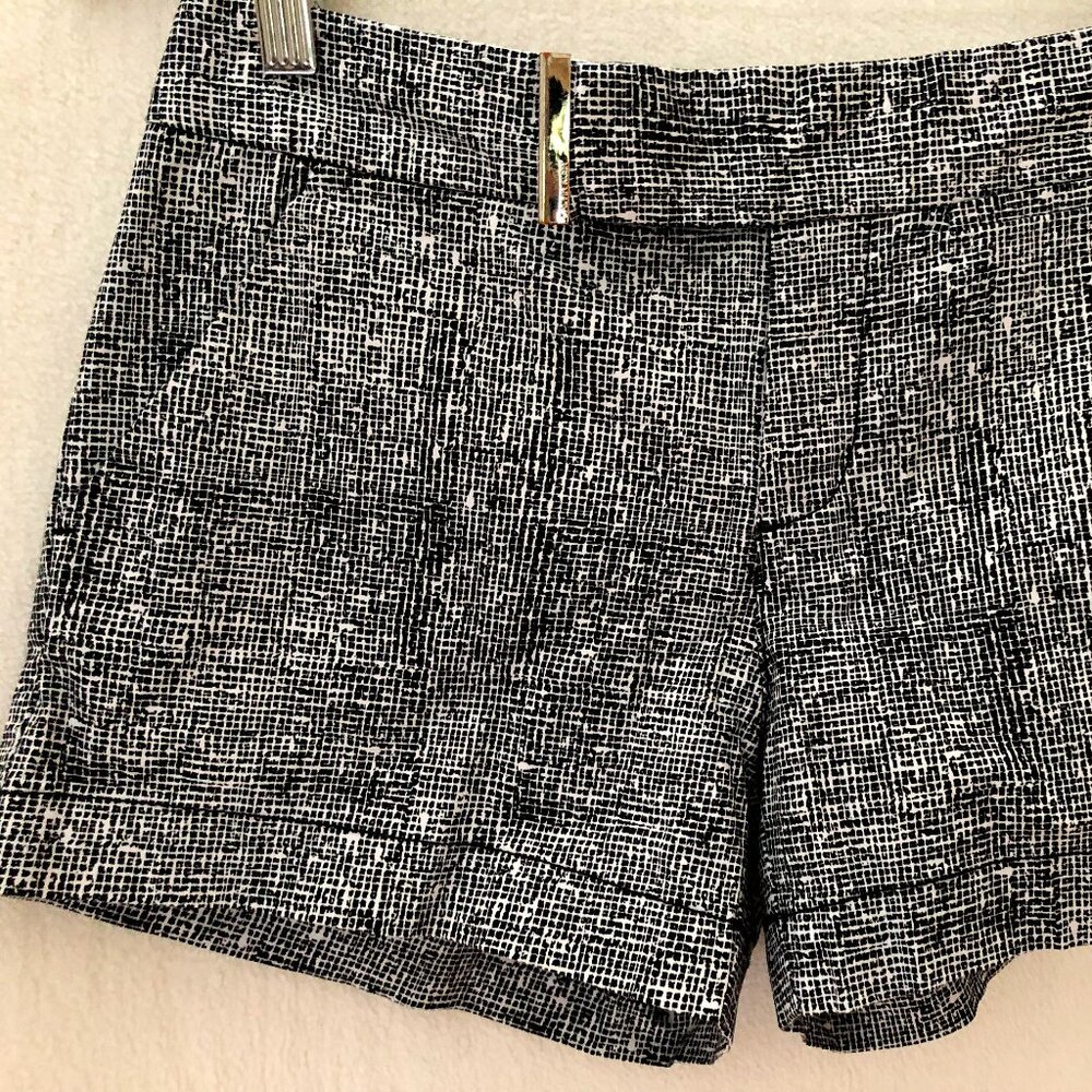 New Calvin Klein Shorts: Size M